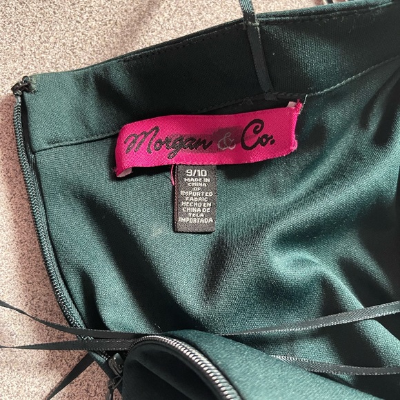 Morgan & Co Hunter Green Rhinestone Cut Out Gown Size 9/10 - Picture 7 of 15